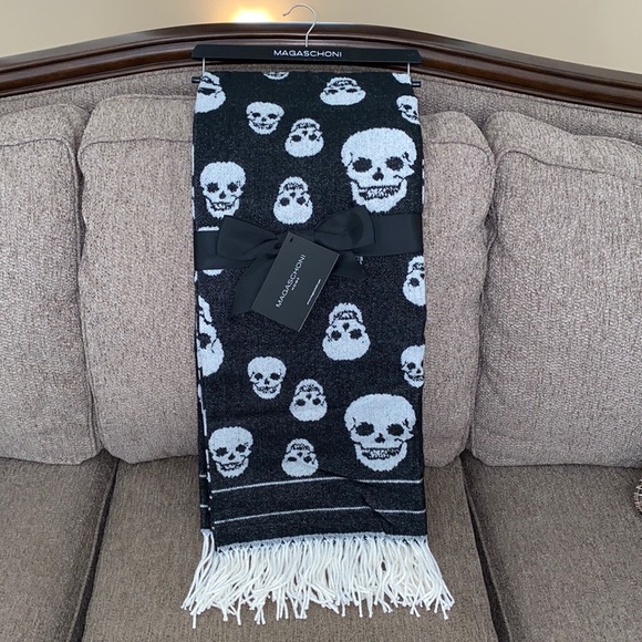 NWT Magaschoni Skull Throw 50x60” - Picture 2 of 4